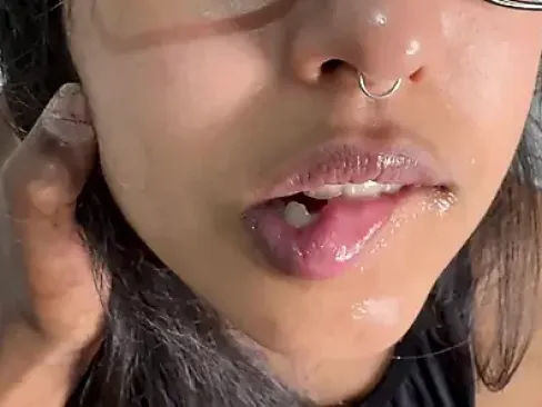 继妹口爆后吞下所有精液的狂野